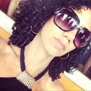 Meet your Posher, Priestess Beth Twitter @Bethanialopez10